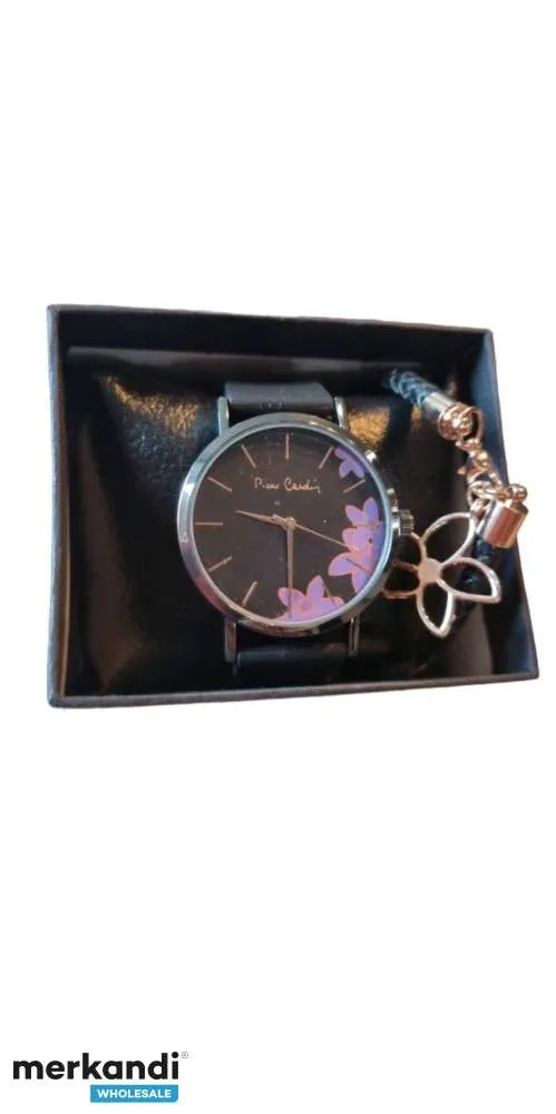 080037 reloj de mujer con brazalete de Pierre Cardin, elaborado en una elegante combinación de colores negro y morado