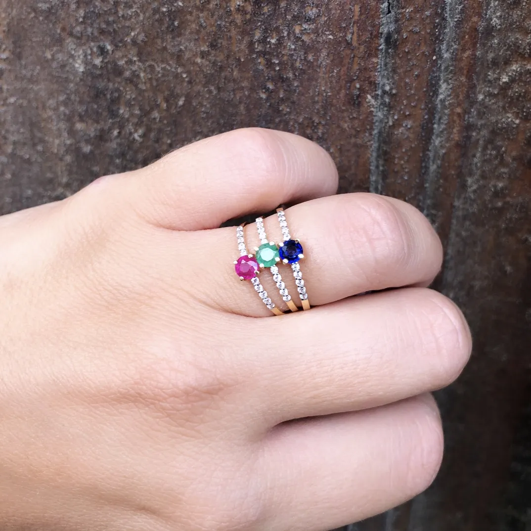 Anillo Oro 18kts con Rubí y Circonitas