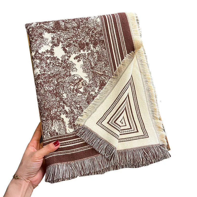 Autumn Winter Style Ettnic Square Square Buff para vacaciones de viajes para mujeres, Feeg de alta gama, bufanda cálida y de cac