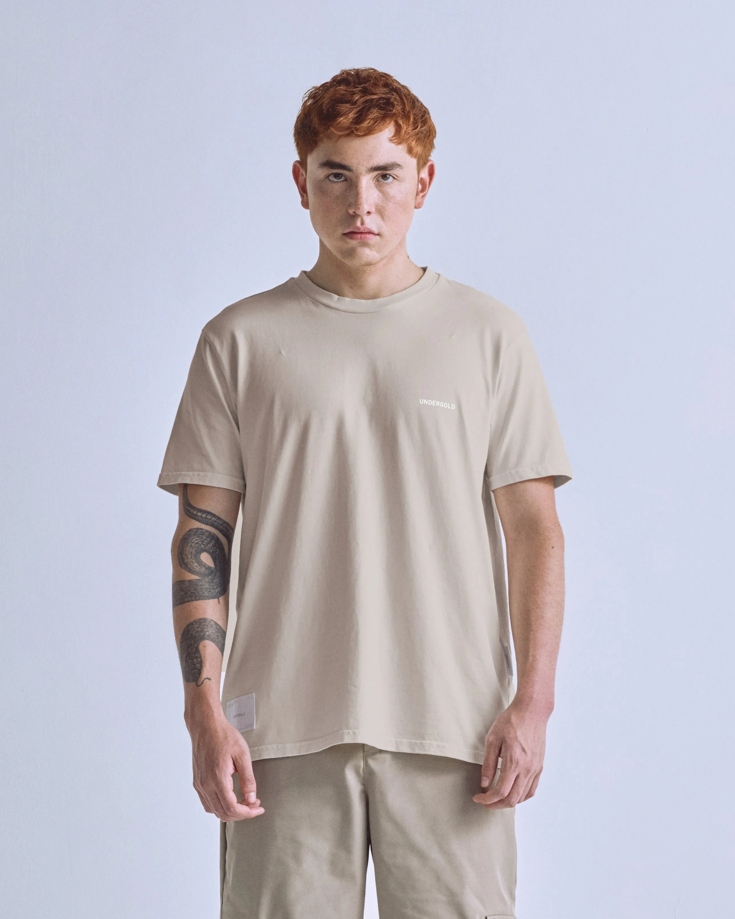 BASICS TINY LOGO REGULAR FIT TSHIRT CREAM
