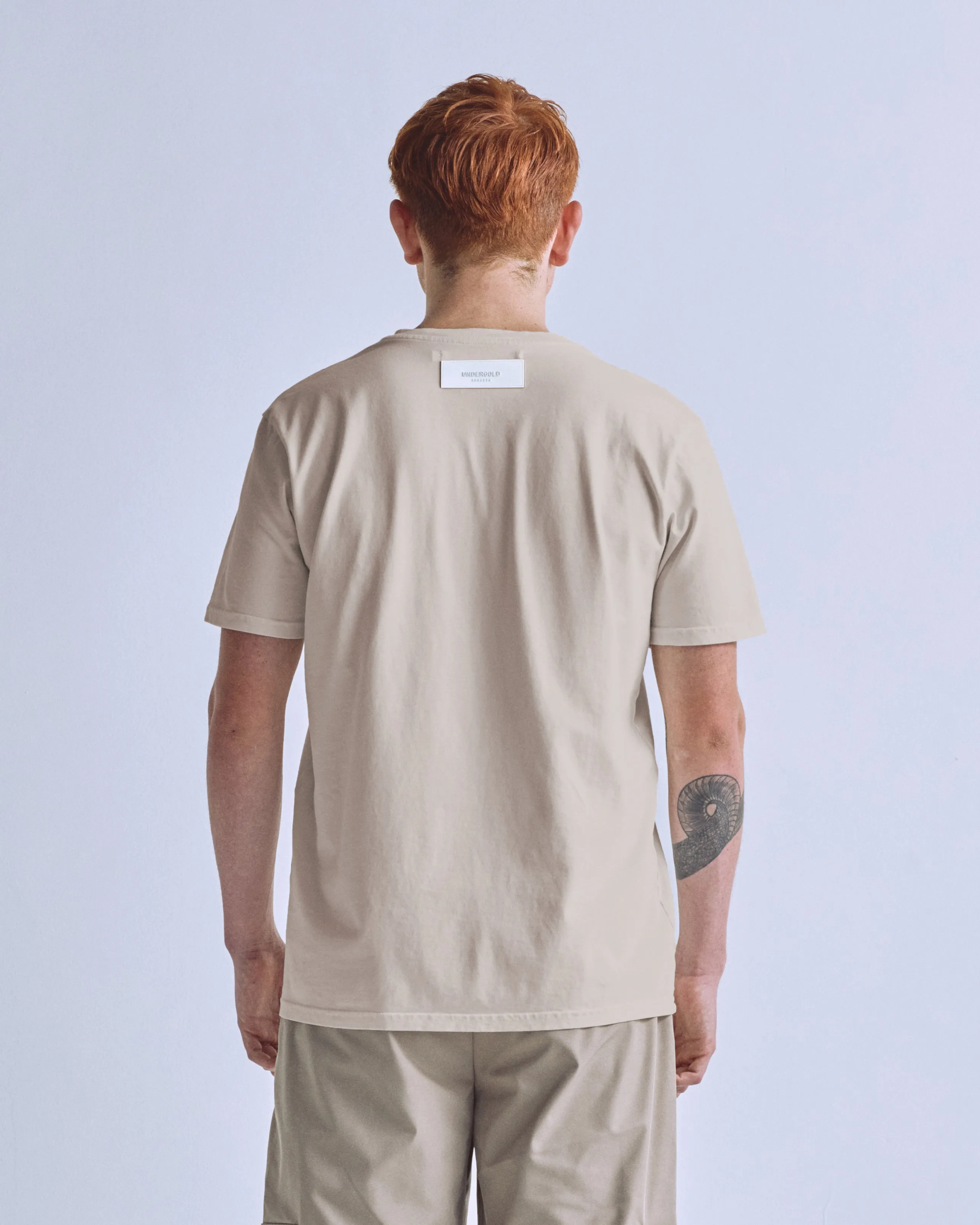 BASICS TINY LOGO REGULAR FIT TSHIRT CREAM