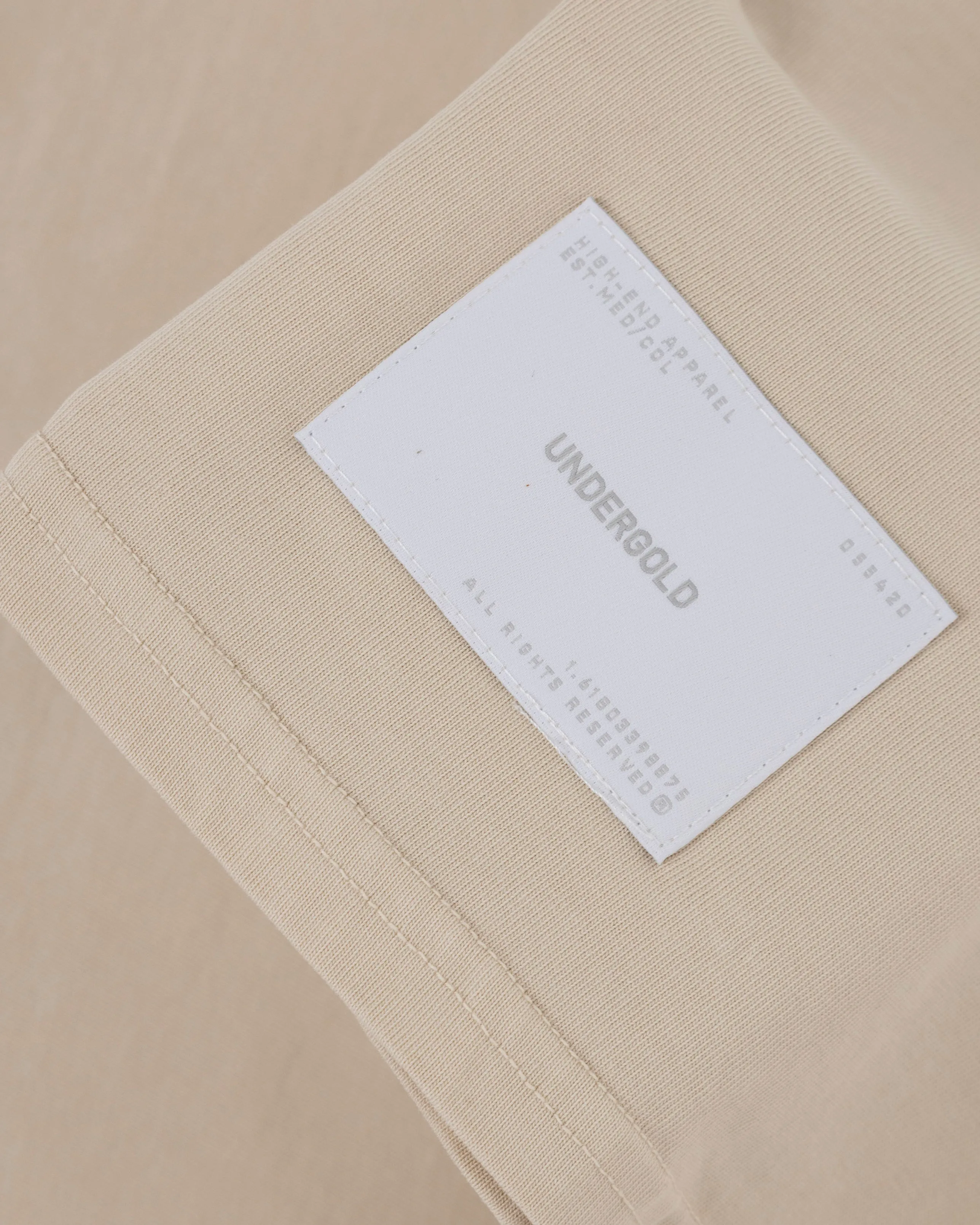 BASICS TINY LOGO REGULAR FIT TSHIRT CREAM