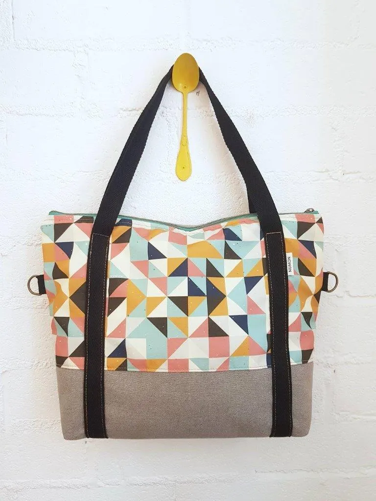 Bolso cremallera estampado tapicería reciclada repelente al agua
