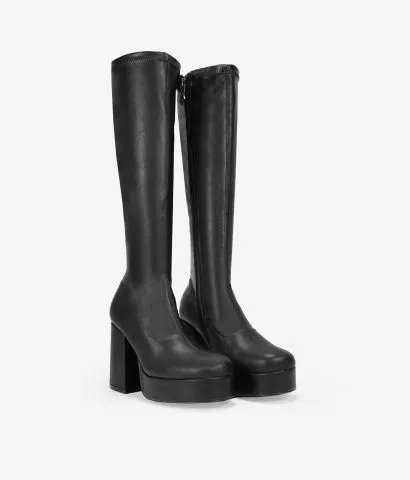 Botas altas beige con tacón