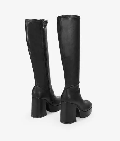 Botas altas beige con tacón