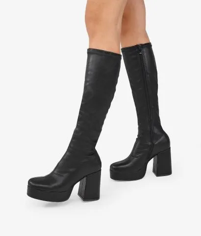 Botas altas beige con tacón