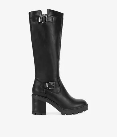 Botas altas marrones con tacón y hebillas