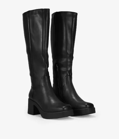 Botas altas negras con punta cuadrada y tacón