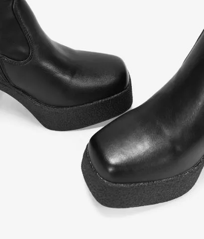 Botas altas negras elásticas con tacón