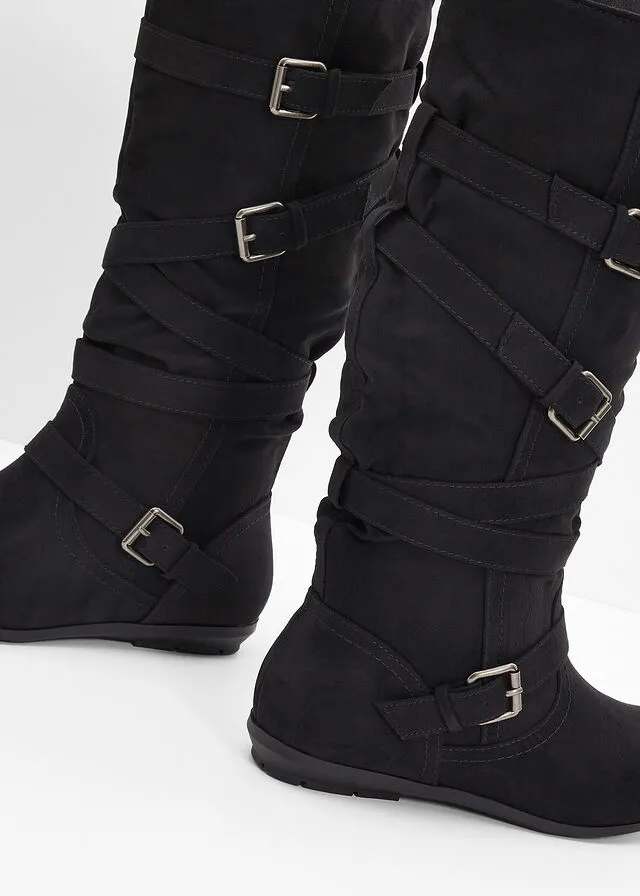 Botas con tiras y hebillas Negro