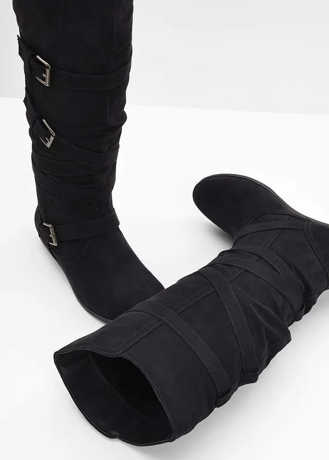 Botas con tiras y hebillas Negro