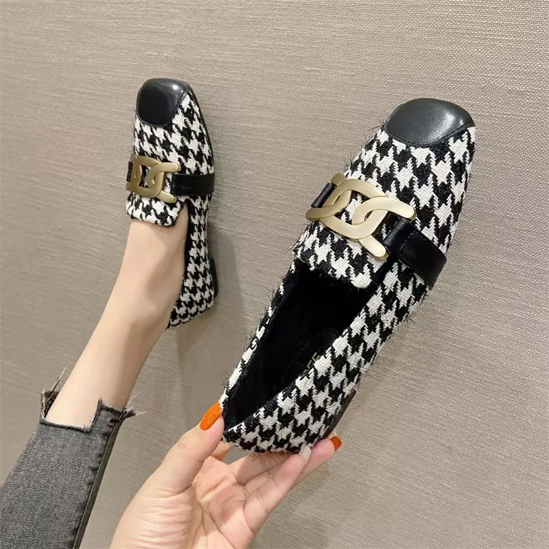 Brand Flats Cadenas D5Dea Metal Shoes Mujer Mulas de cuero Mulas EMPRADRILLES Mujeres Papasadores de leopardo Square Toe Plus