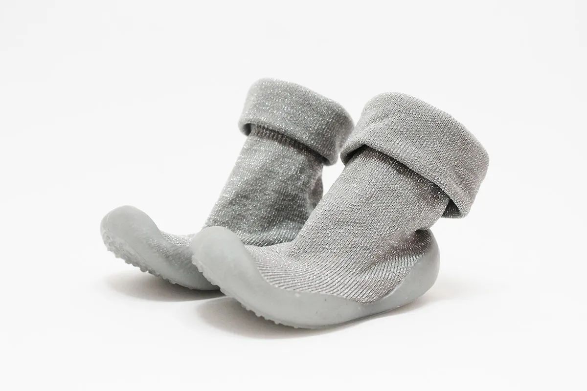 Calcetines con suela brillo gris