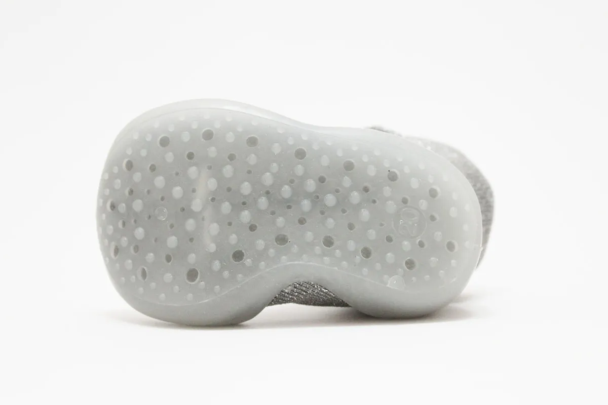 Calcetines con suela brillo gris