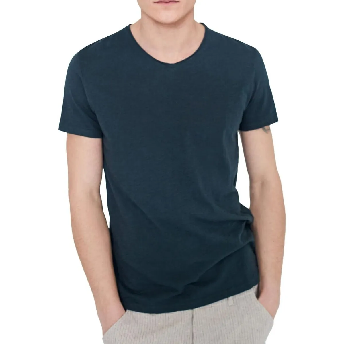  CAMISETA L'ESSENTIEL DE CUELLO EN V
