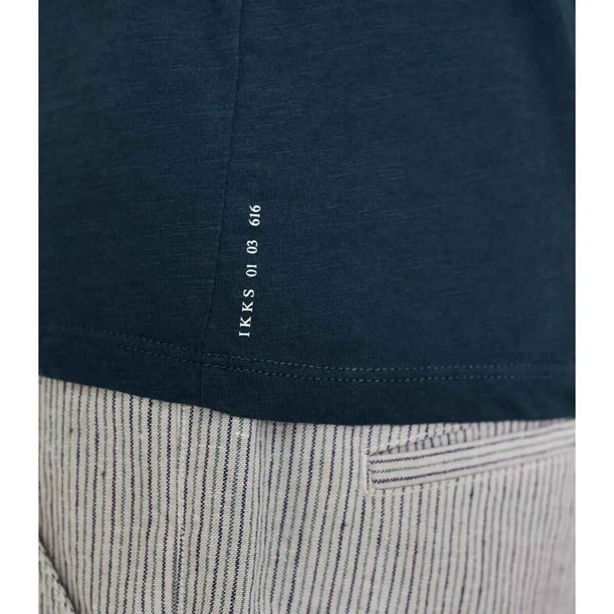  CAMISETA L'ESSENTIEL DE CUELLO EN V