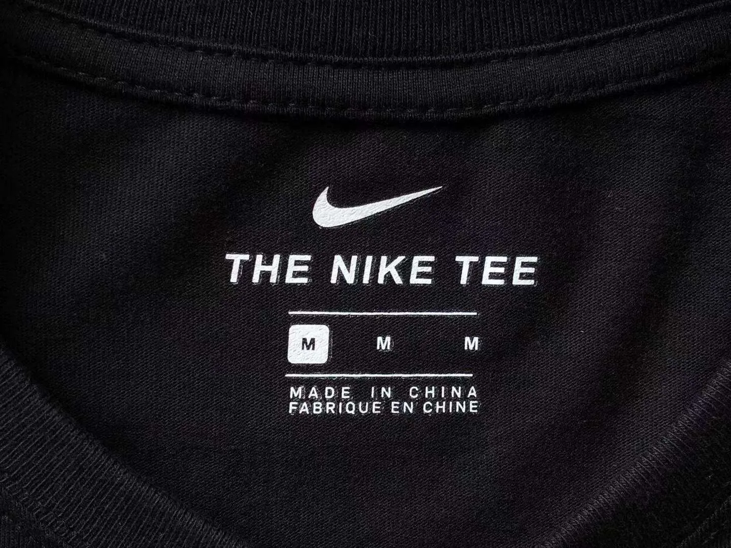 CAMISETA NIKE LOGO TSHIRT – BLACK/WHITE