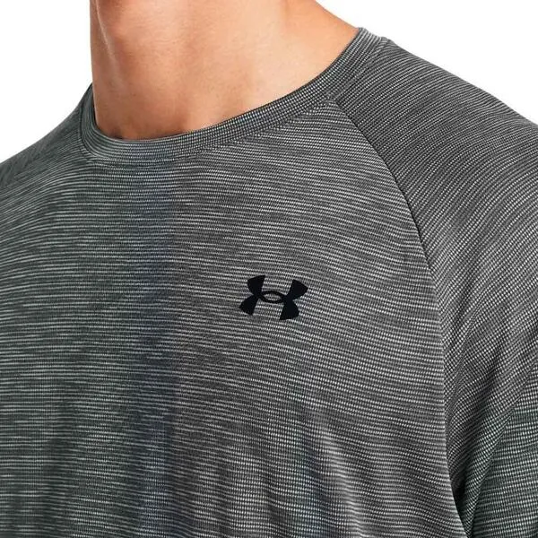 Camiseta UNDER ARMOUR TECH TEXTURED GRIS