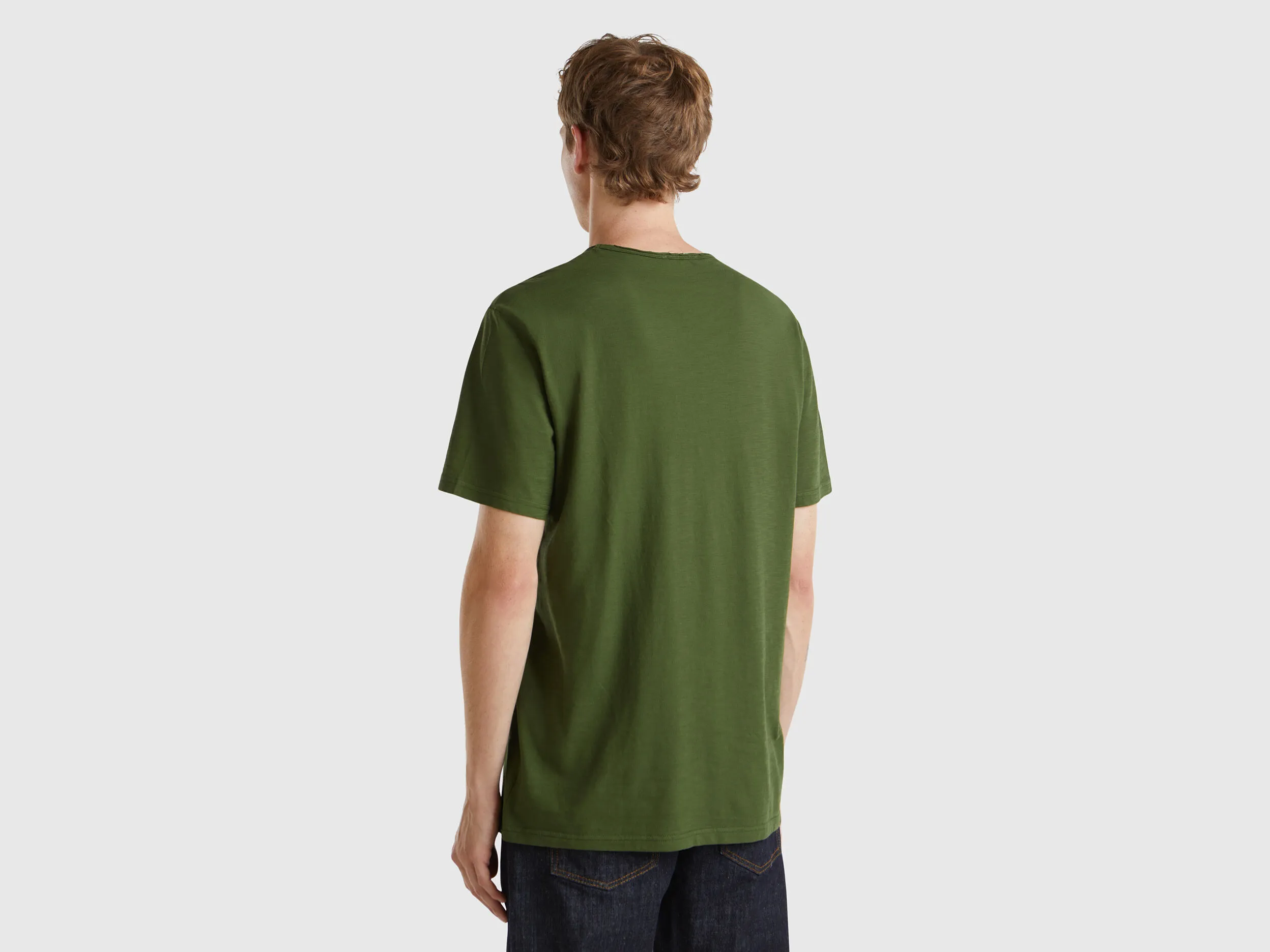 Camiseta verde aceituna de algodón flameado