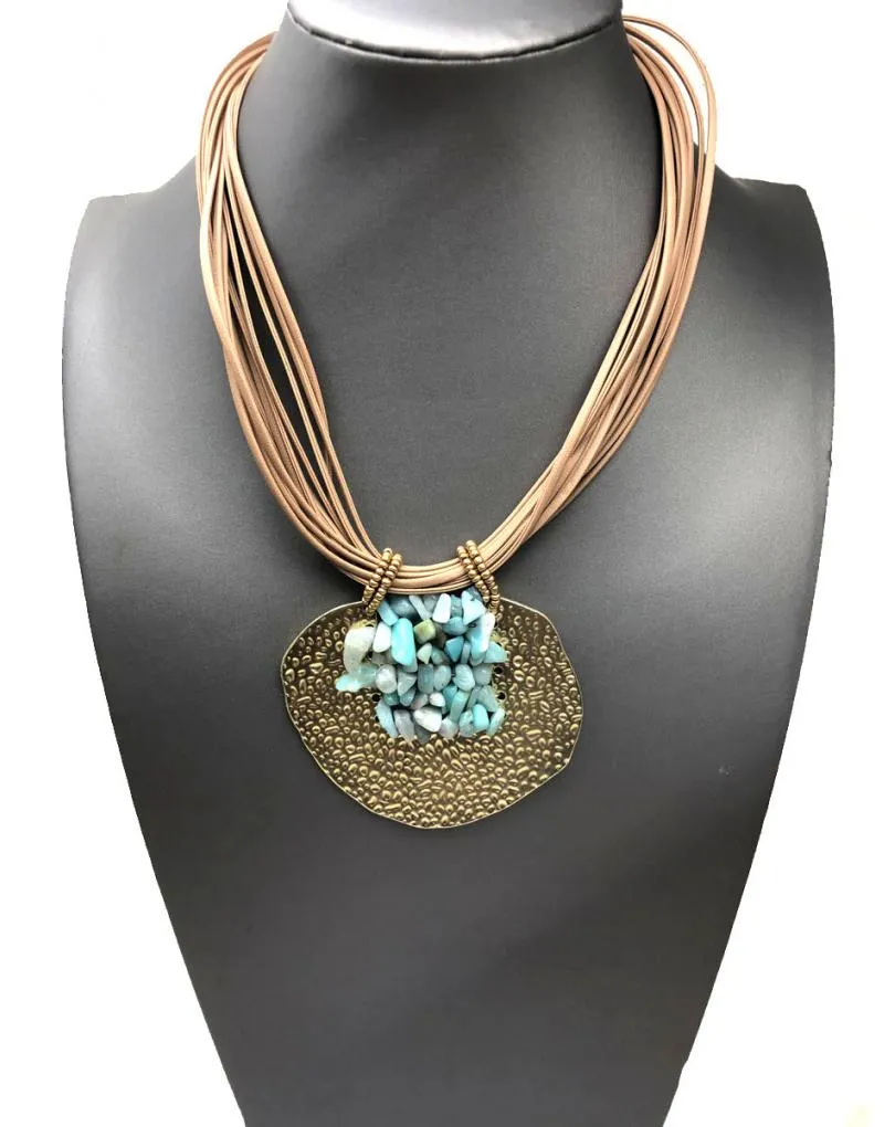 COLLARES CORTOS PARA MUJER CON PEDRERIA EN TONO AGUAMARINA