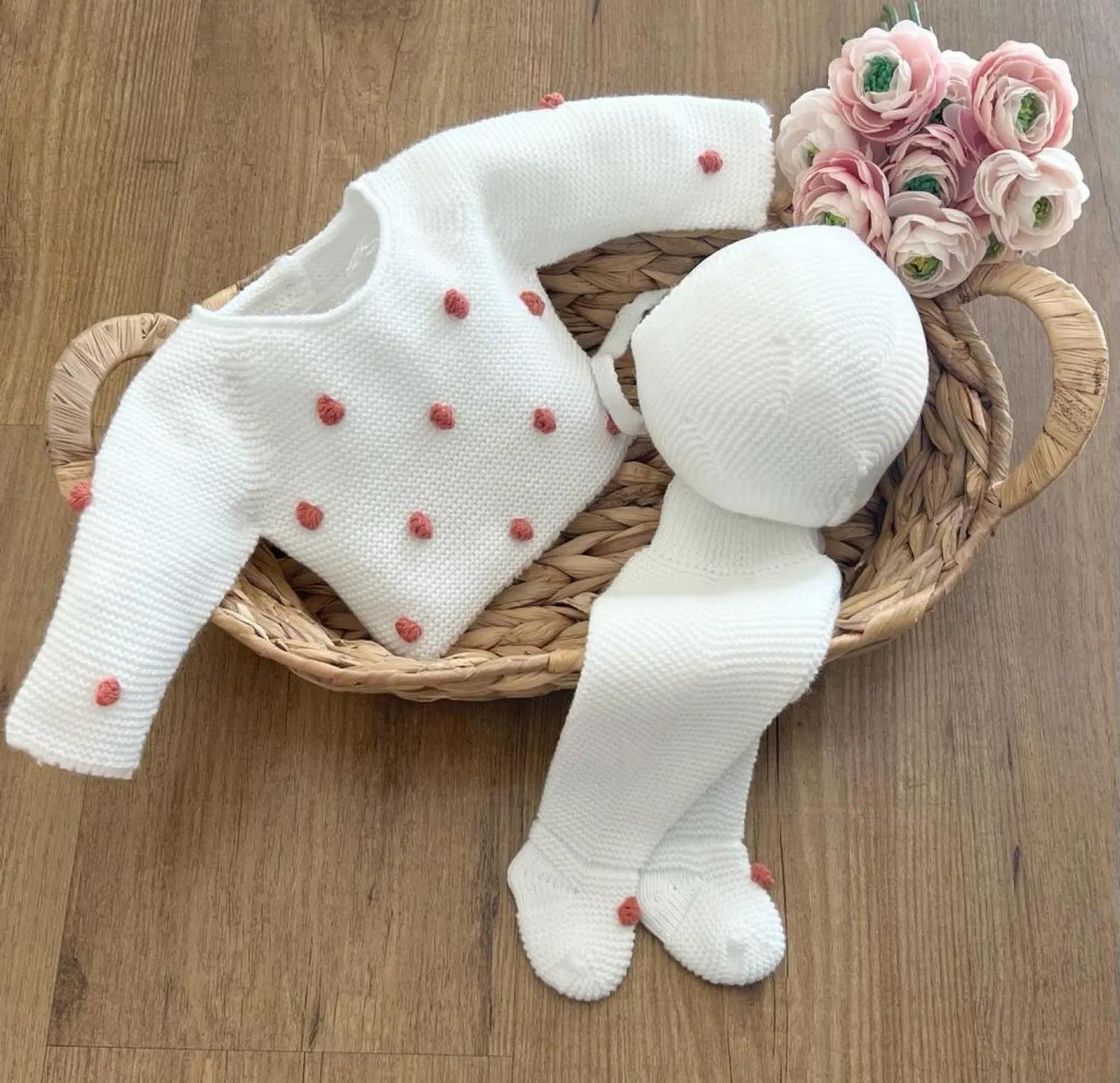 Conjunto tres piezas Punto con bodoques. Varios colores