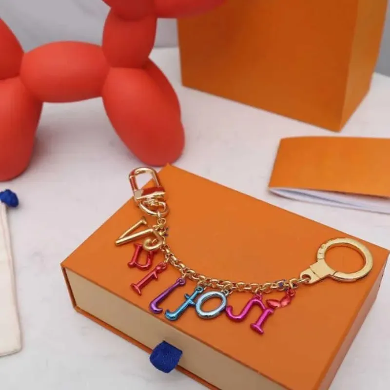 Diseñador de lujo Keychain Classic V Key Chain Monogram Monogram Carrizante Costilización Costilización Linda marca de alta gama