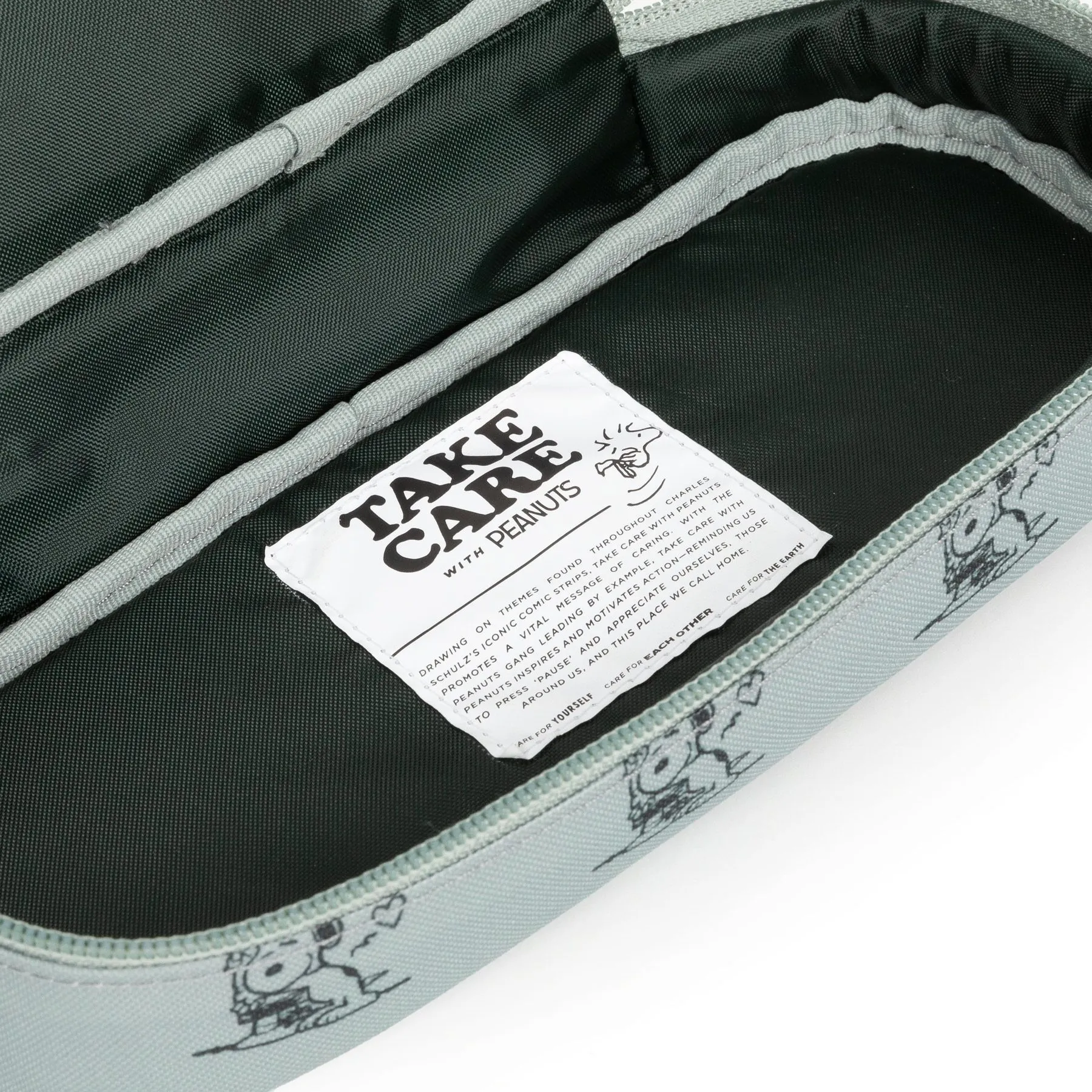 ESTUCHE ESCOLAR EASTPAK: PLUMIER OVAL SINGLE EK0007176O8 PEANUTS MINT VERDE MENTA ESTAMPADO