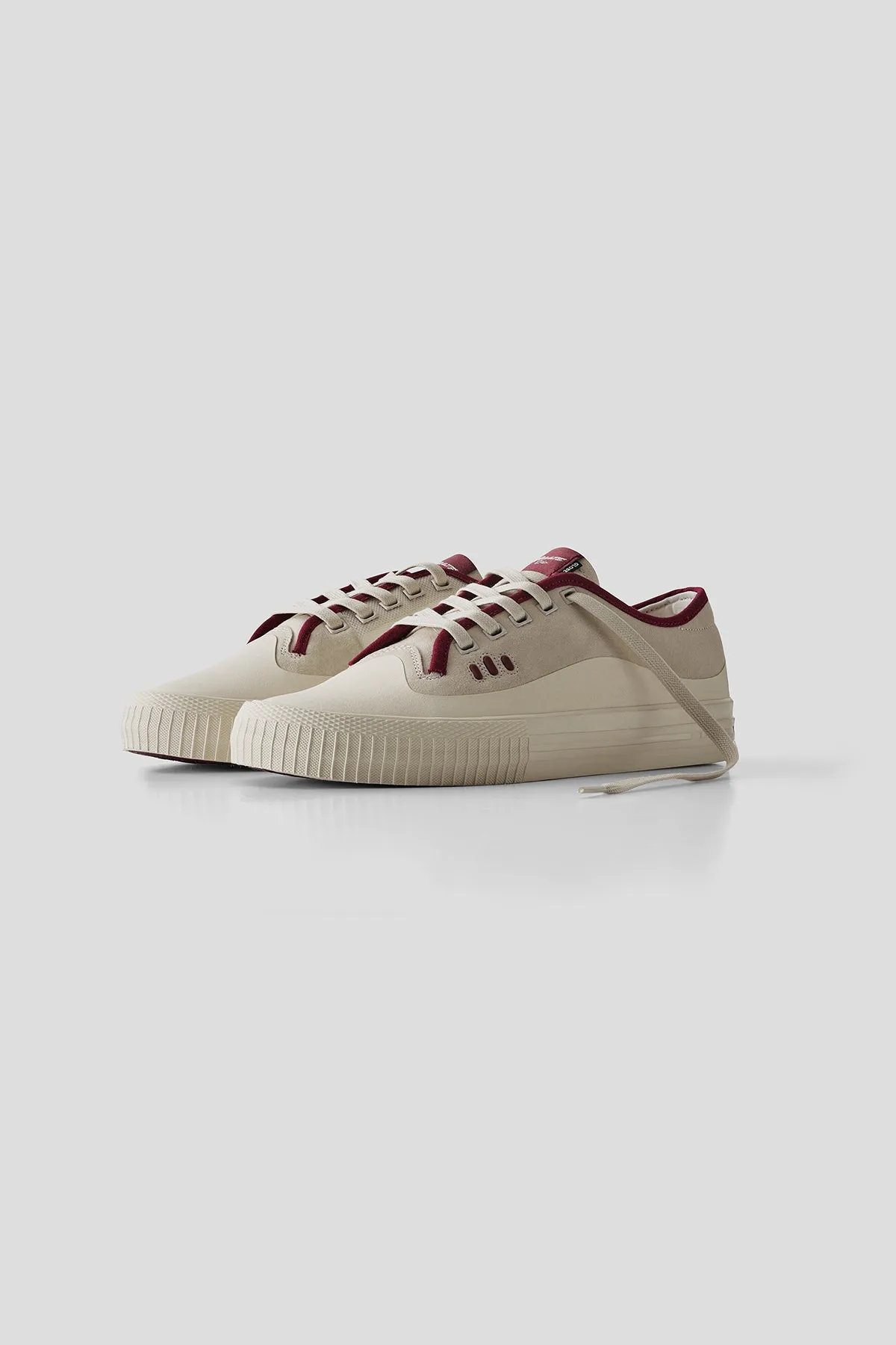 GILLETTE  CREAM/POMEGRANATE  SKATE SHOES