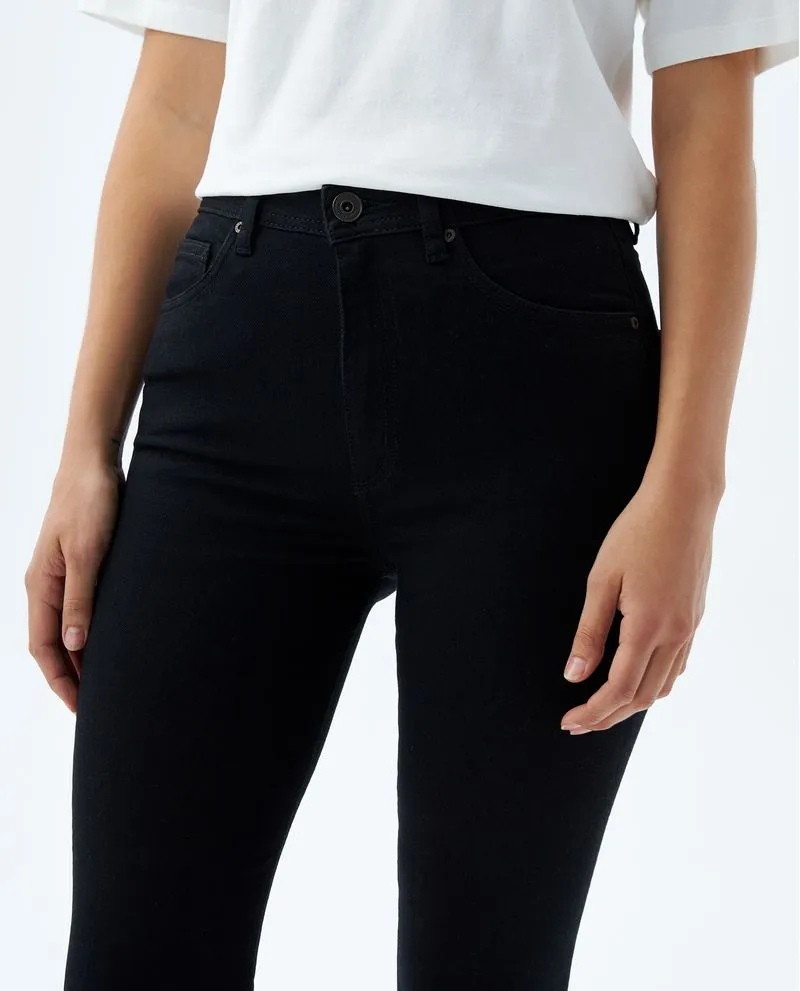 Jean oscuro para mujer