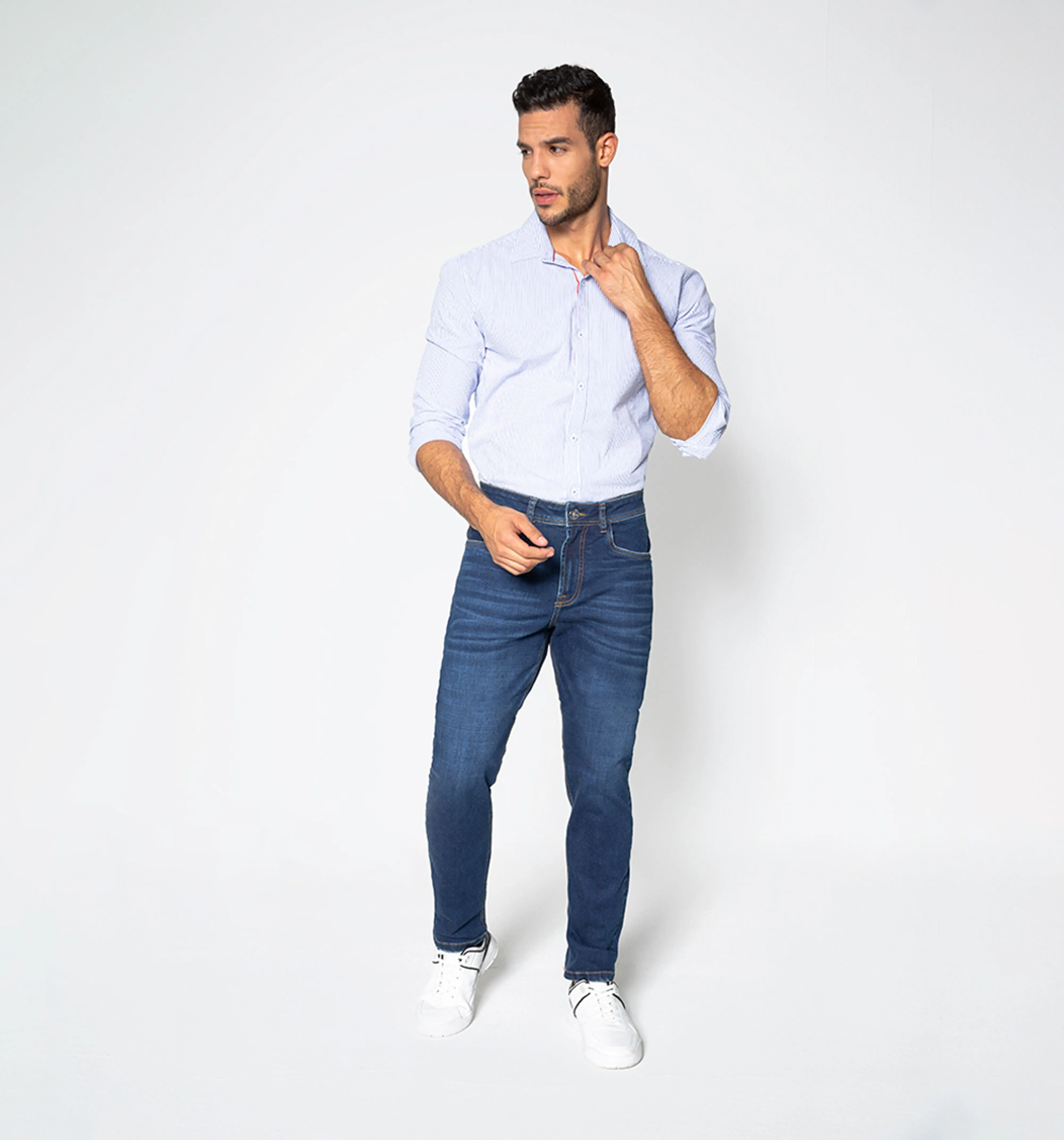 Jean slim fit con craquelado