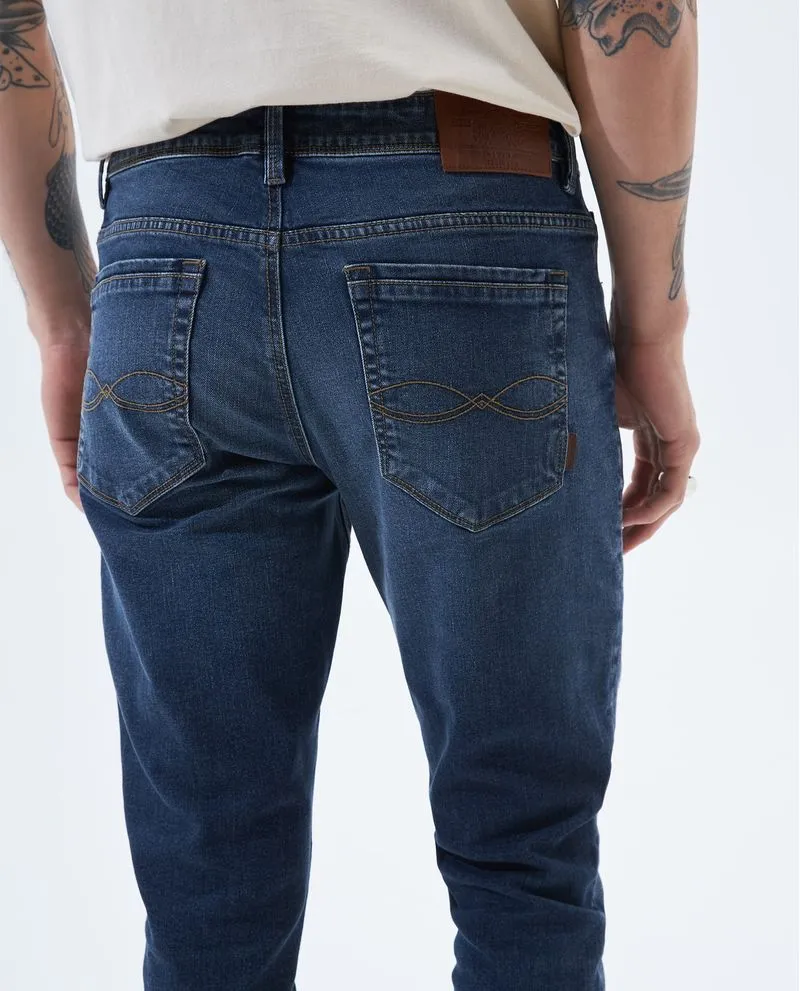 Jean Slim fit tono oscuro para hombre