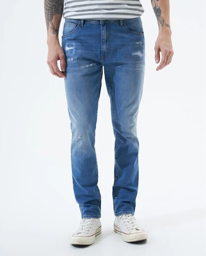Jean Tapered fit con mini rotos para hombre