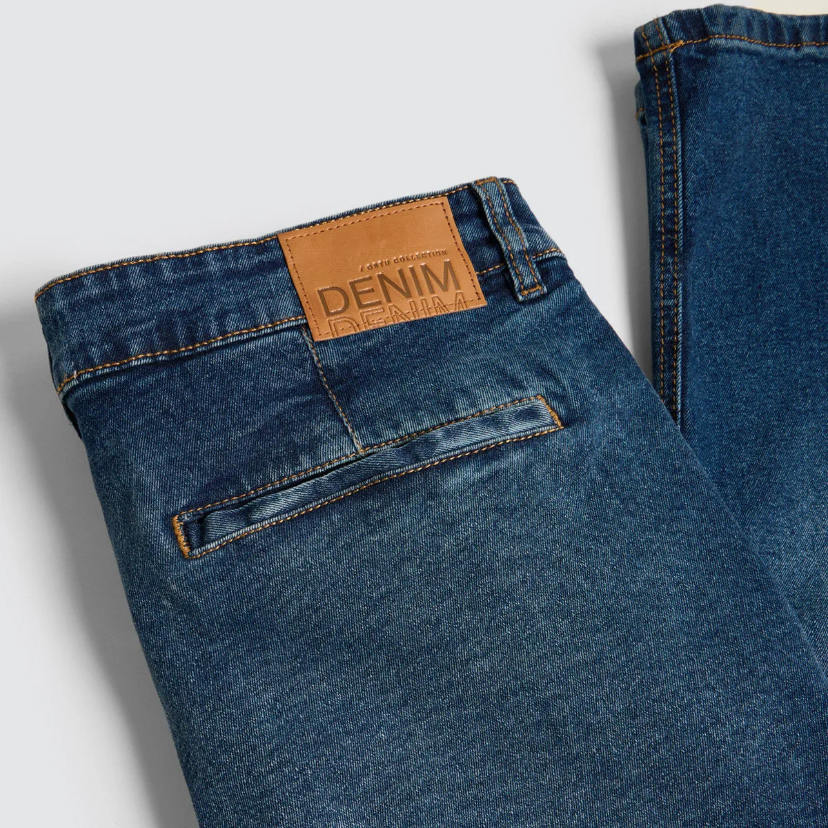 Jeans Chino Tono Medio