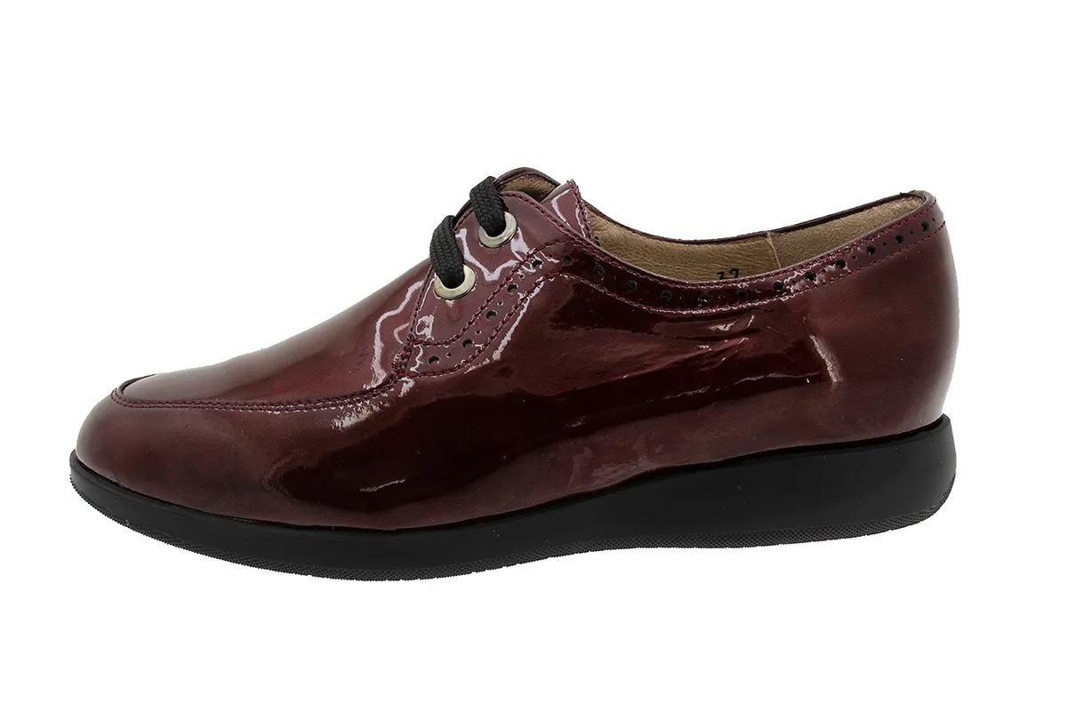 LACEUP SHOE RUBY PATENT