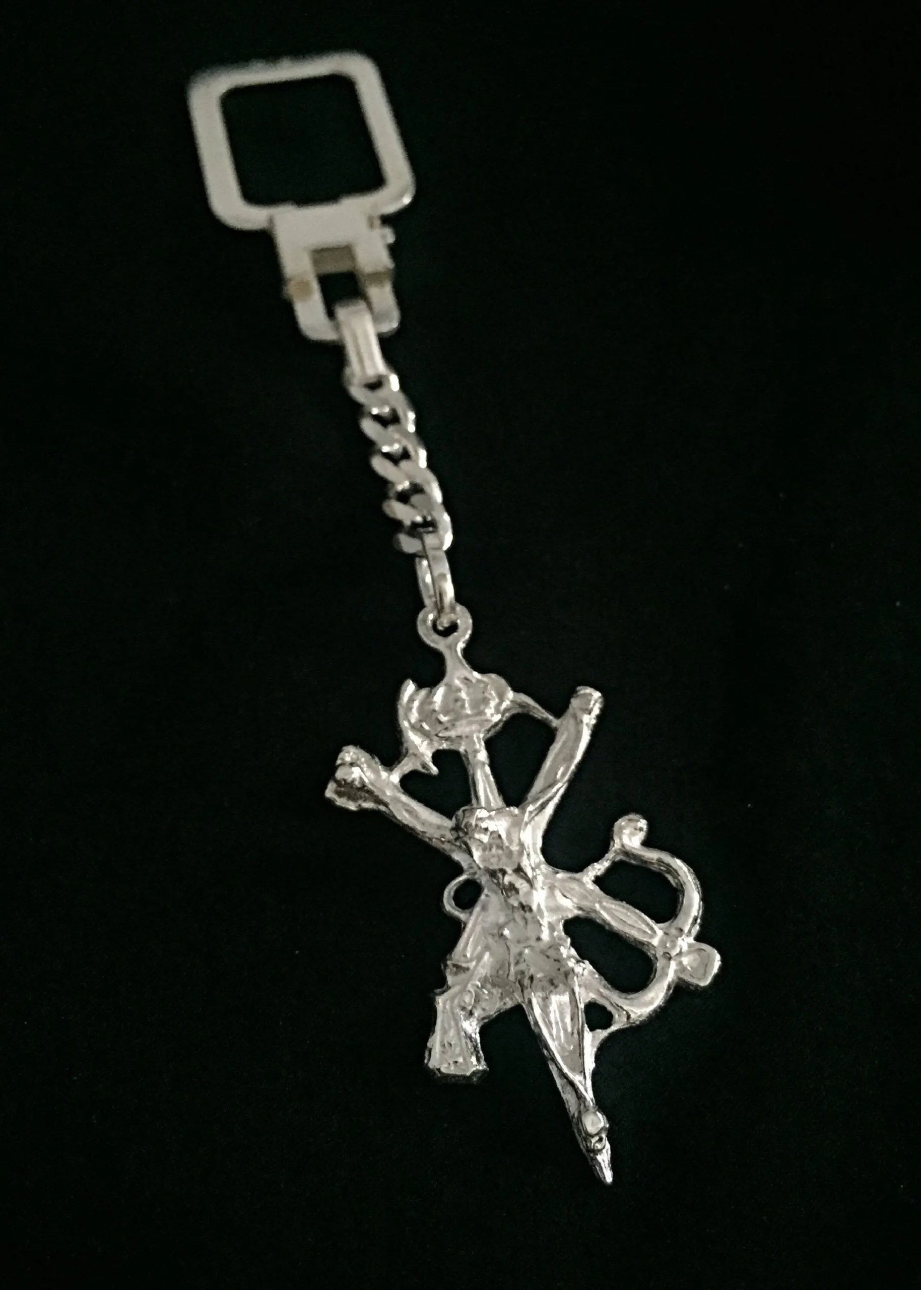 Llavero Cristo Legion Plata