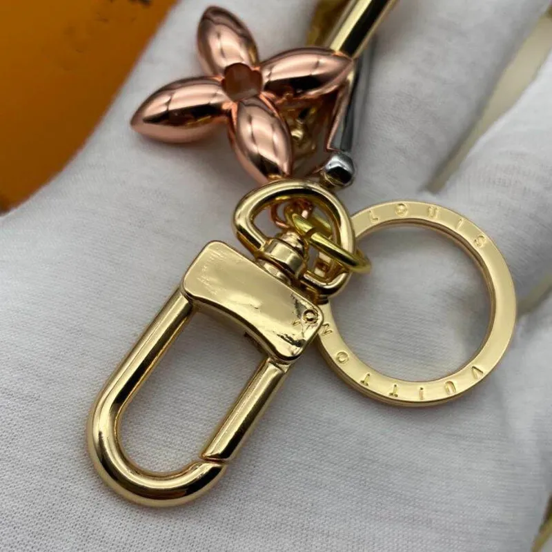 Llavero de diseñador Mujeres / Hombres Cartas con diamantes Diseñadores Llavero Monedero Conejo Top Llavero Llavero de coche Muj