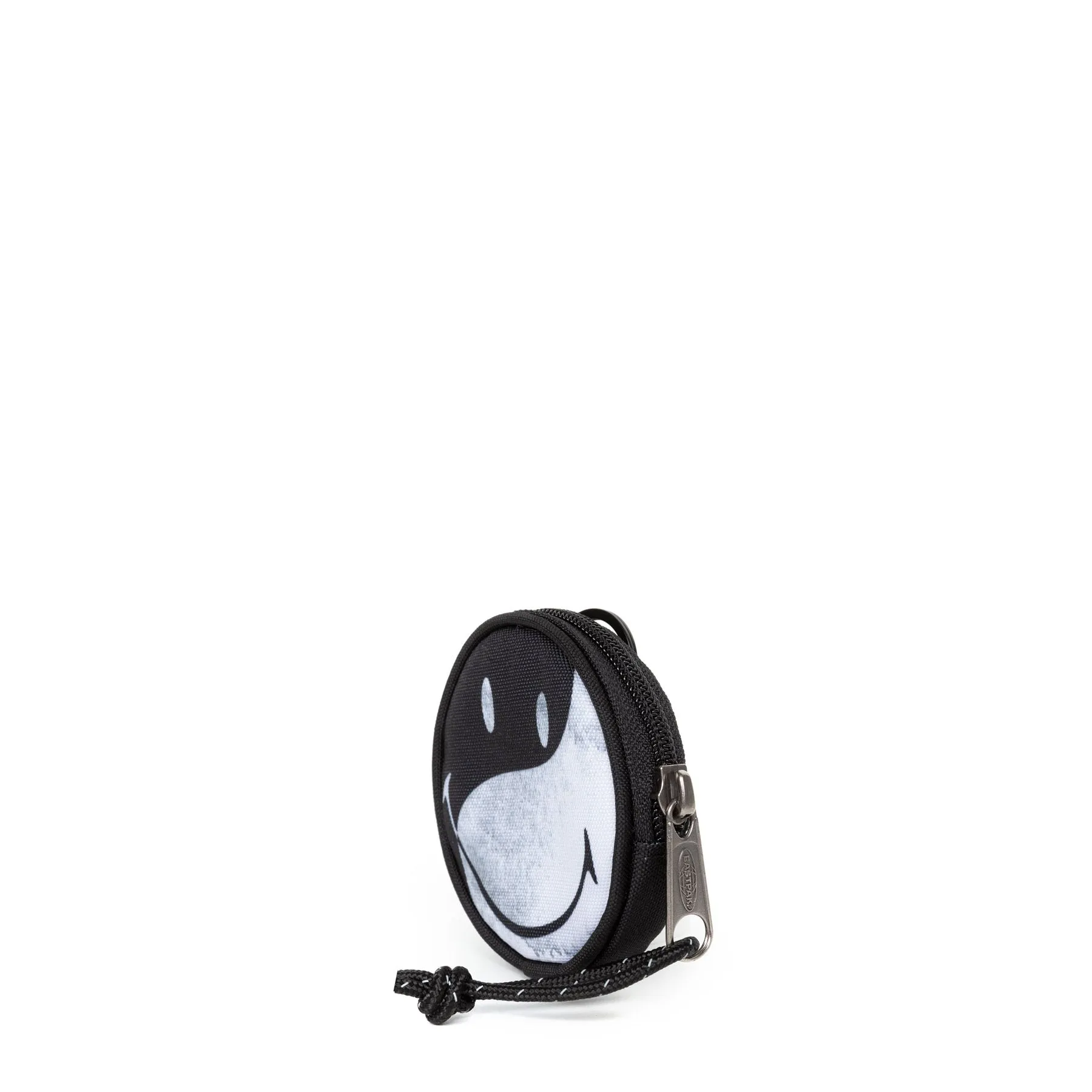 MONEDEROLLAVERO BOLSITO MINI EASTPAK: EK000357 GROUPIE  5K4 SMILEY YYPLACED BLANCO Y NEGRO