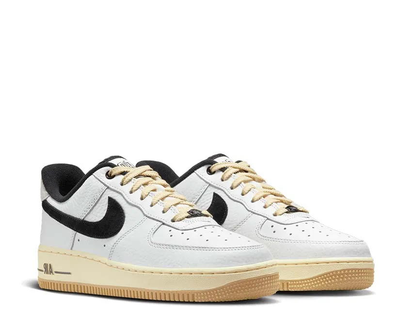 Nike Air Force 1 '07 LX
