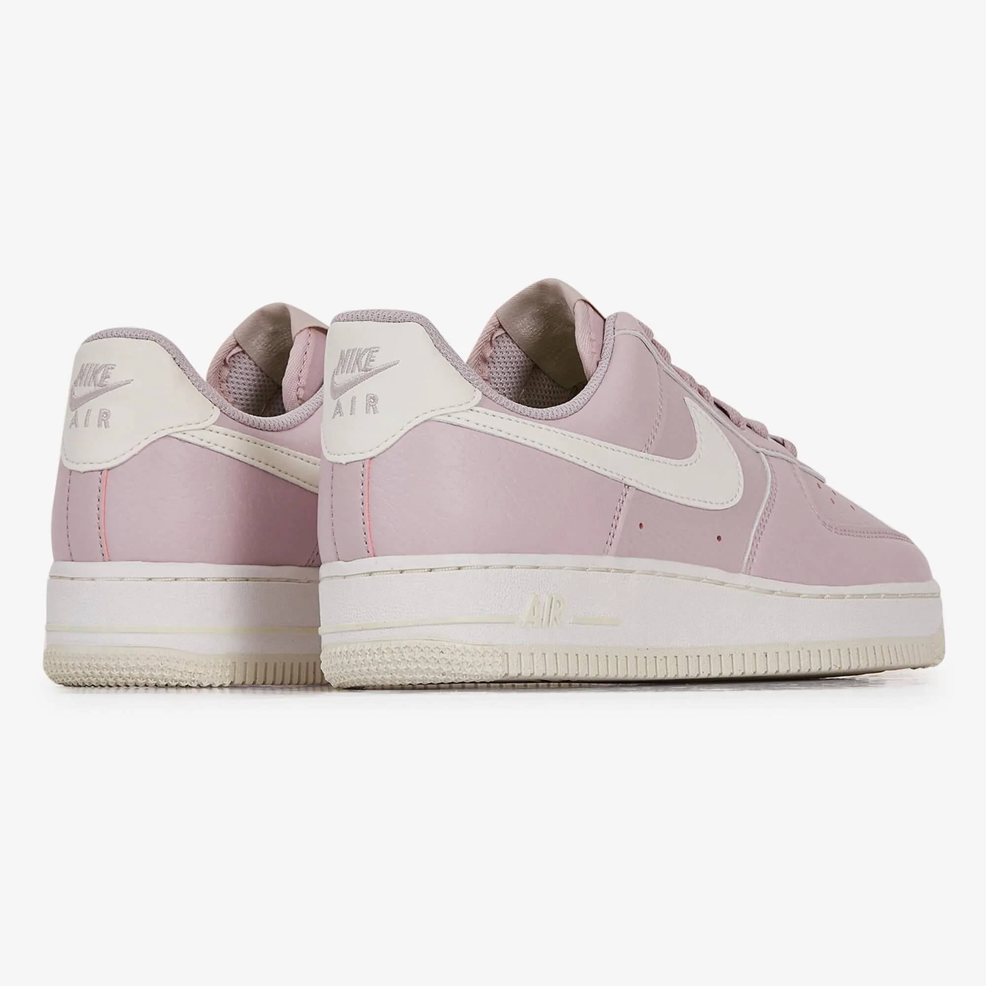 NIKE AIR FORCE 1 LOW