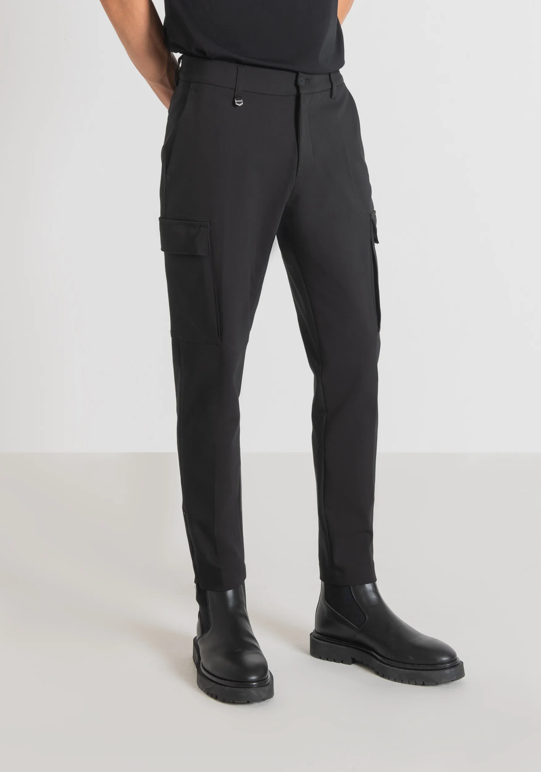 PANTALONES SKINNY FIT «BJORN» DE MEZCLA DE ALGODÓN ELÁSTICO CON CREMALLERA EN EL BAJO