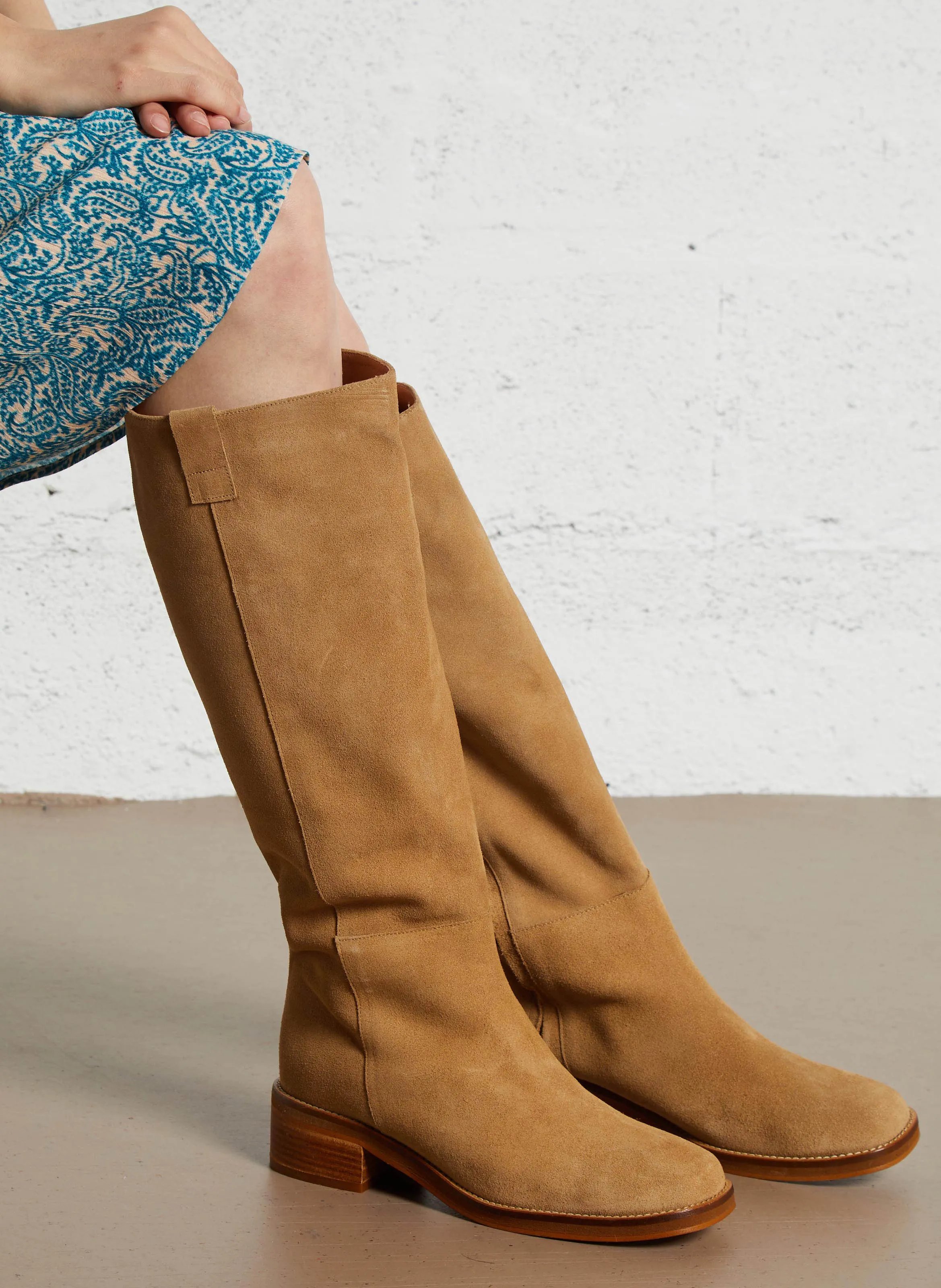 ROMANE  BOTAS ALTAS DE PIEL ATERCIOPELADA EN BEIGE