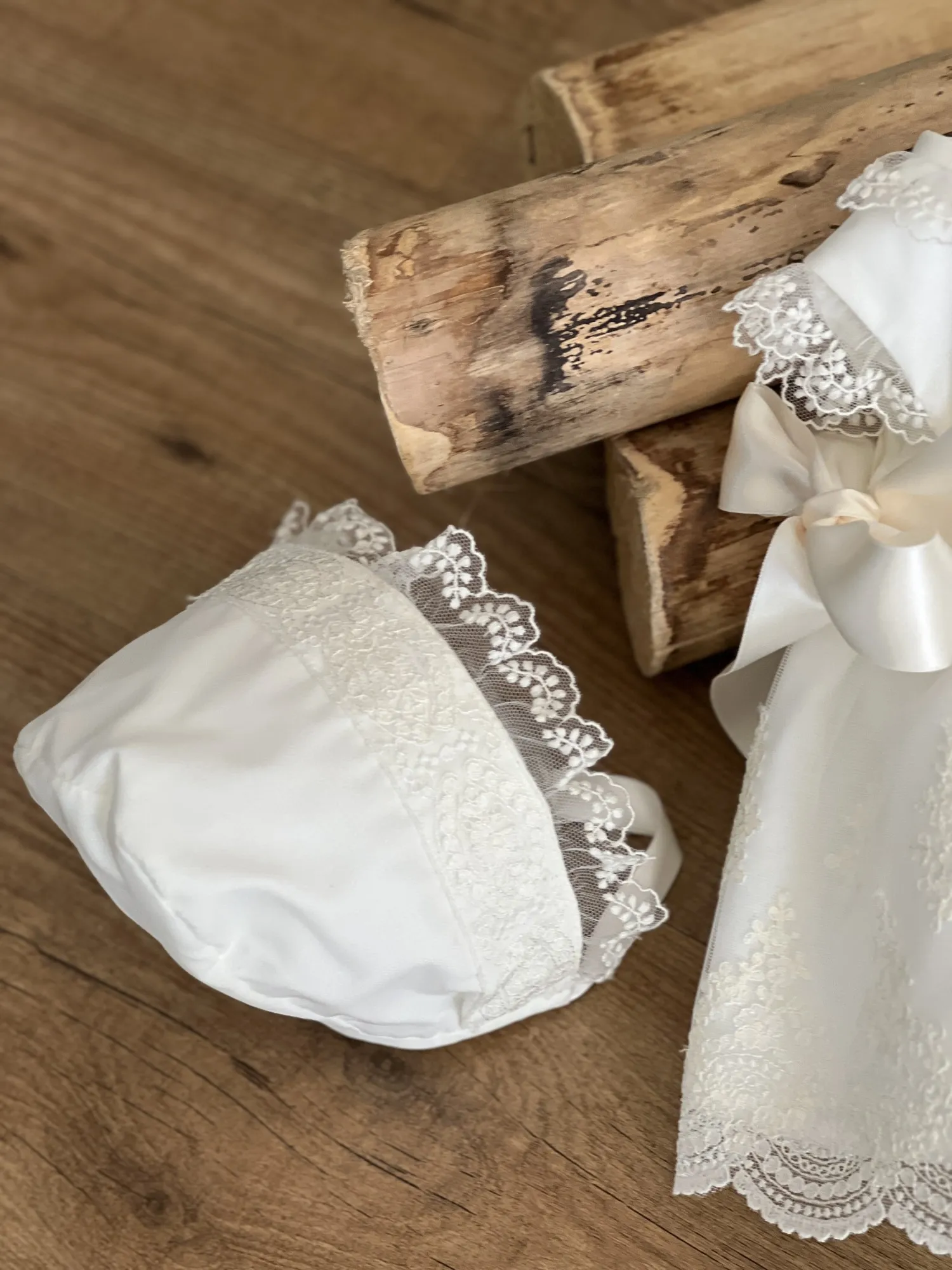 SET FOR THREEPIECE GIRL. EMBROIDERED ORGANZA.