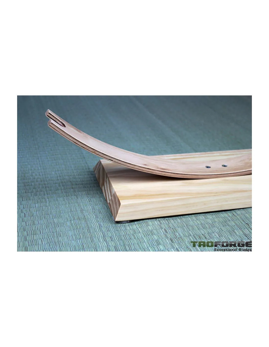 Soporte sobremesa para 1 katana, madera natural (38x17 cm.)
