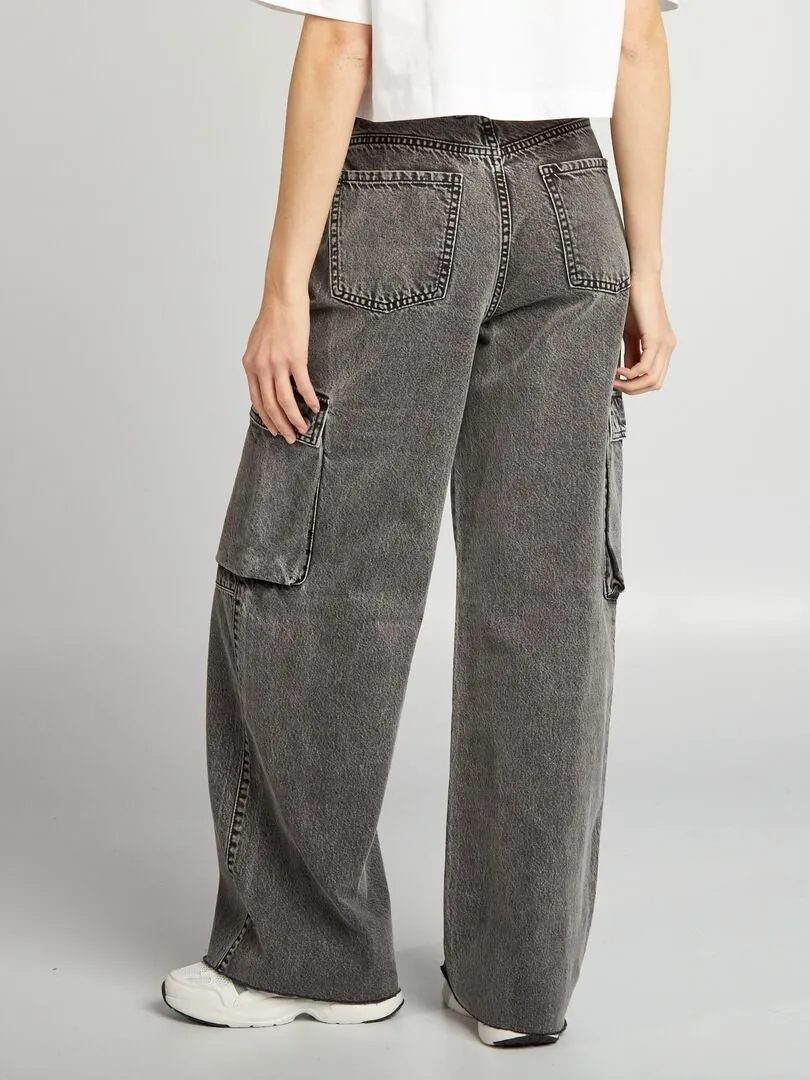 VAQUERO CON MúLTIPLES BOLSILLOS WIDE LEG  GRIS