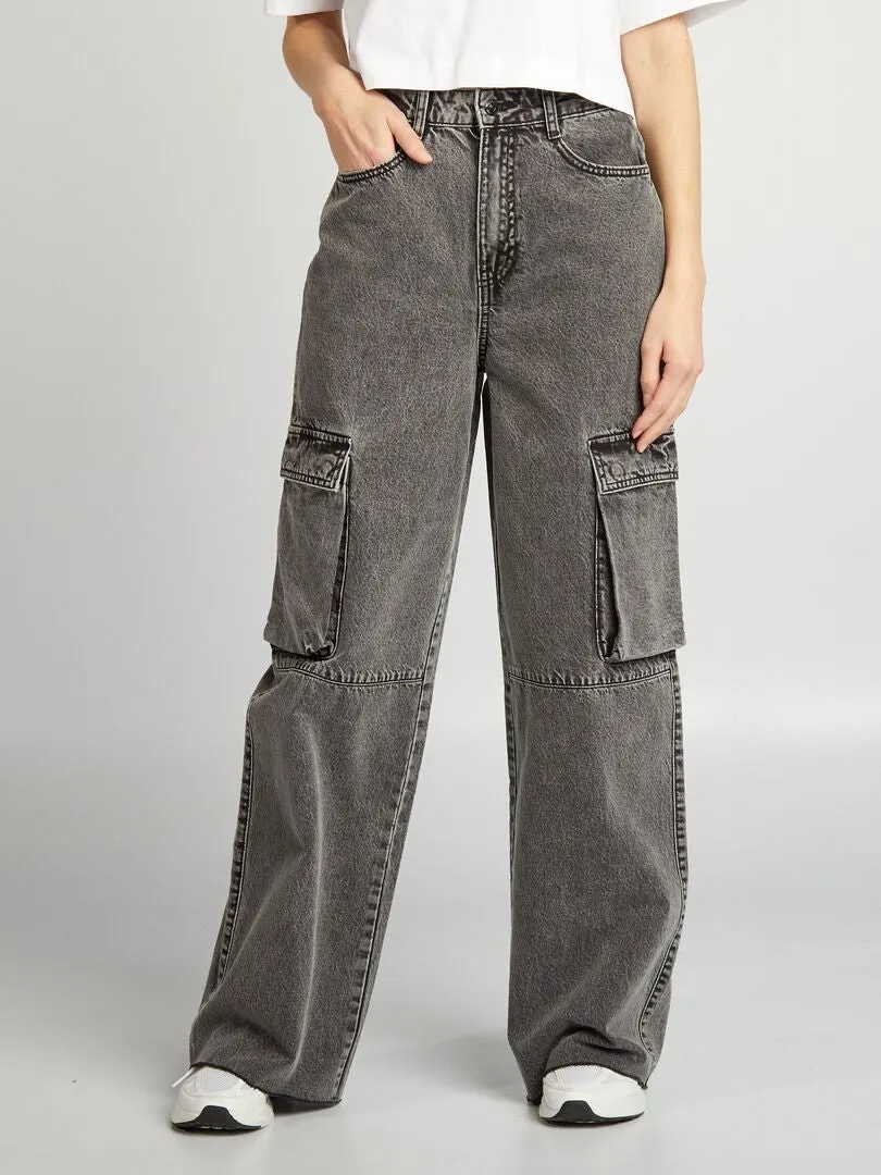 VAQUERO CON MúLTIPLES BOLSILLOS WIDE LEG  GRIS