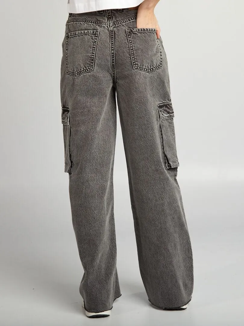 VAQUERO CON MúLTIPLES BOLSILLOS WIDE LEG  GRIS