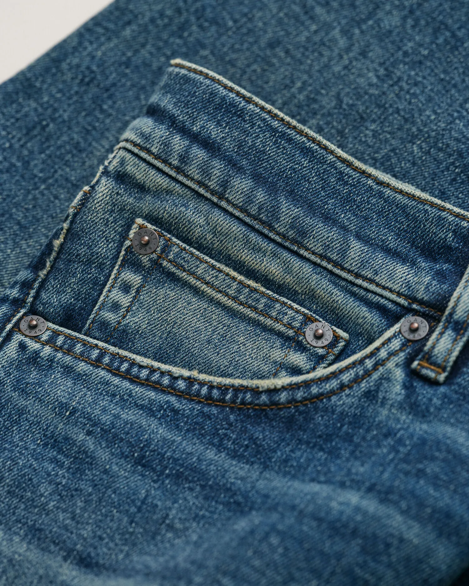Vaqueros Regular Fit con lavado vintage