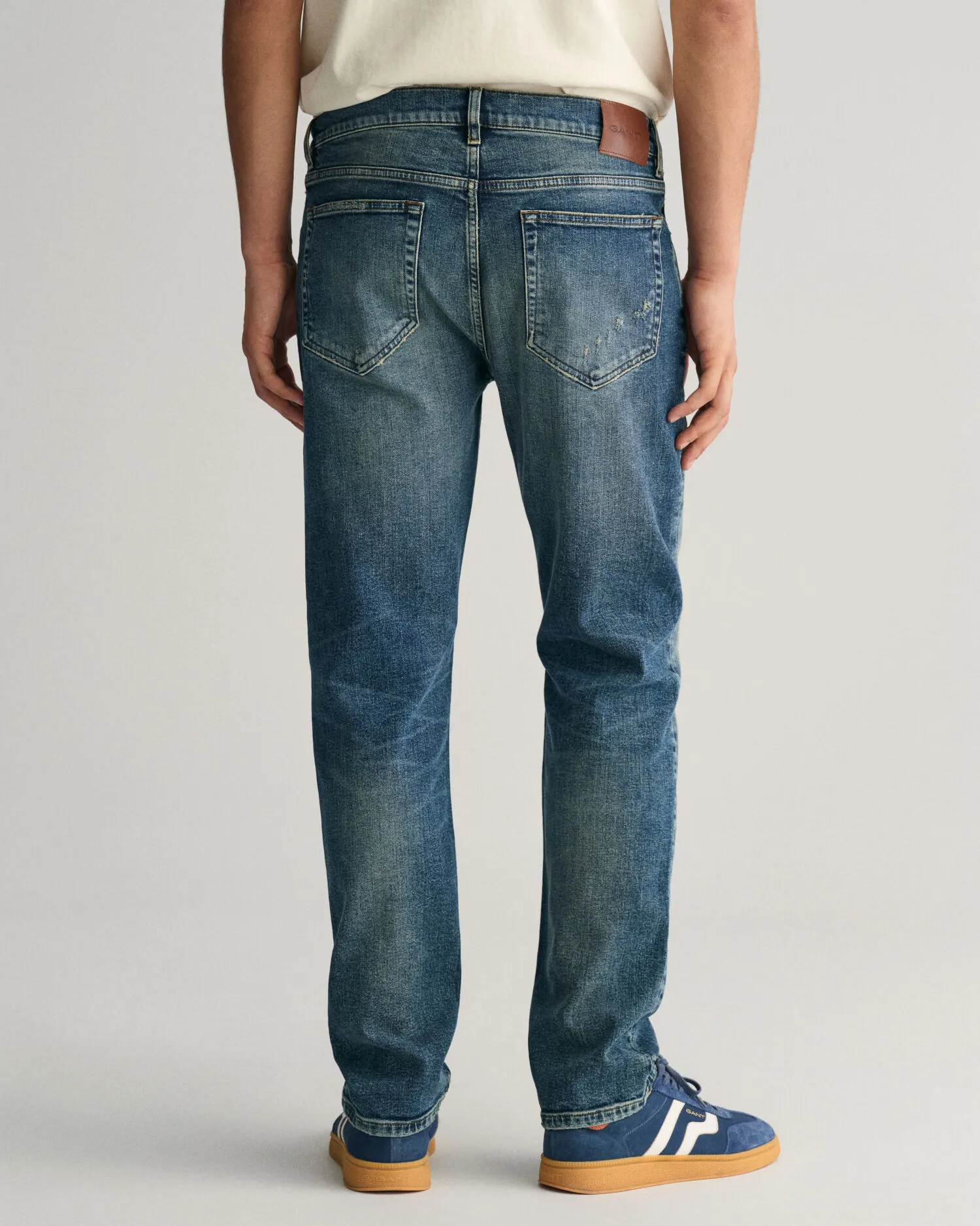 Vaqueros Regular Fit con lavado vintage