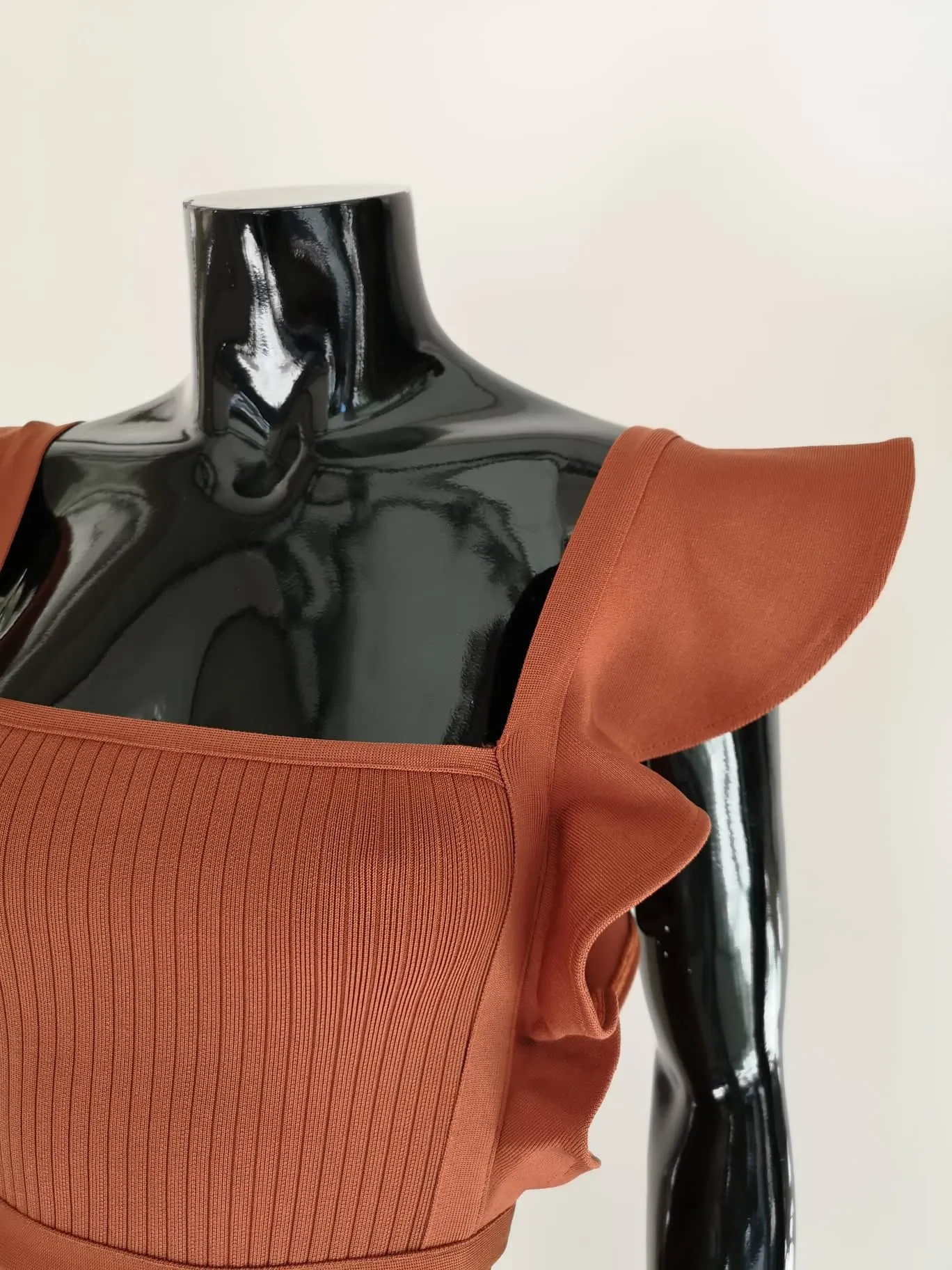 Vestido cortito y con escote