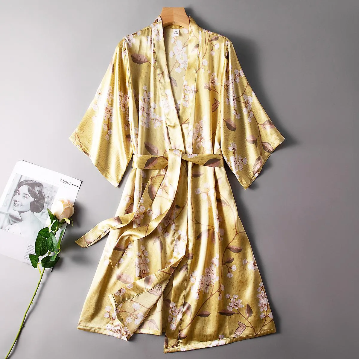 Women's Robe Silk Pajamas Women's Summer Bathrobe Pyjamas Autumn Bathing Suit Female Sleepwear Robes 2022 Clothes